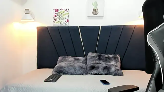 Snapshot of zeusapollofuck chatting on September 2025 08:13:01 PM zeusapollofuck online show from September 2025 08:13:01 PM