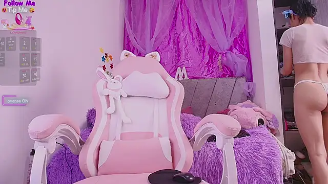 MeganRouss74 online show from November 2025 06:33:01 PM