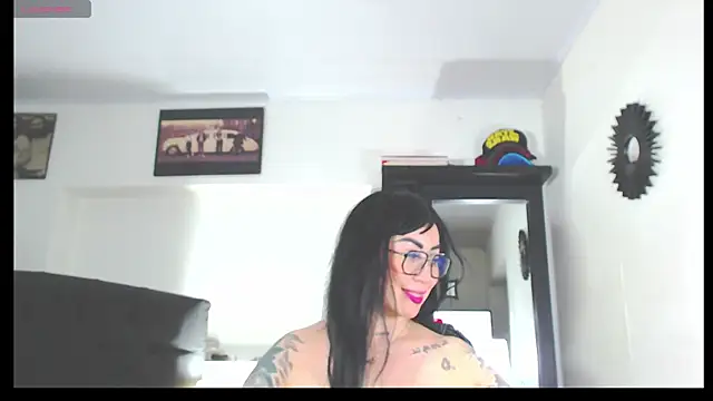 Snapshot of Vicky_hotmilf chatting on October 2025 03:02:02 PM Vicky hotmilf online show from October 2025 03:02:02 PM