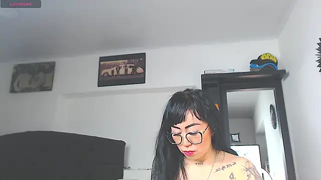 Vicky hotmilf online show from May 2026 08:19:01 AM
