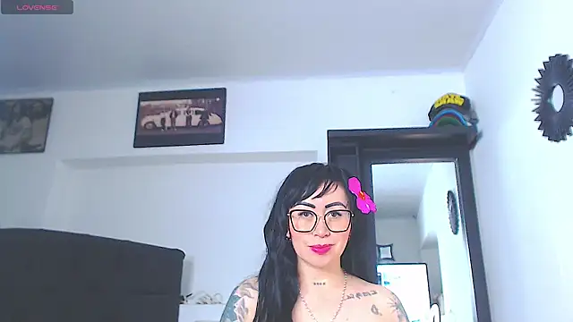 Vicky hotmilf online show from June 2026 11:04:01 AM