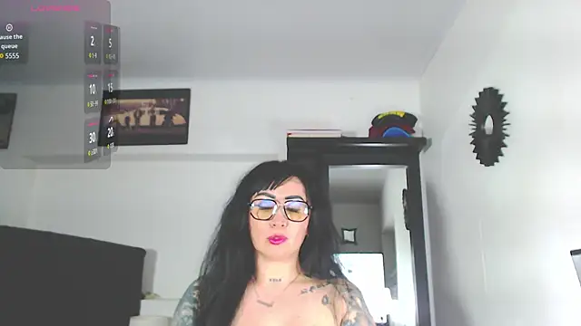 Snapshot of Vicky_hotmilf chatting on October 2025 02:40:01 PM Vicky hotmilf online show from October 2025 02:40:01 PM