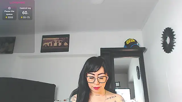 Vicky hotmilf online show from April 2026 08:32:02 AM