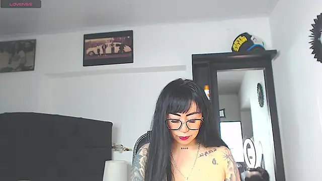 Vicky hotmilf online show from March 2026 11:20:01 AM