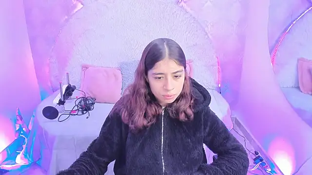 Gaby louse online show from April 2026 07:40:02 PM