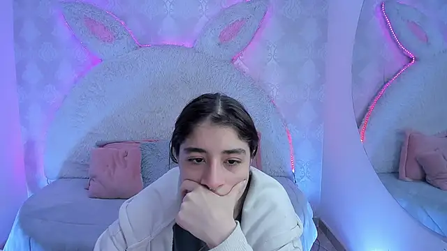 Gaby louse online show from March 2026 07:37:01 PM