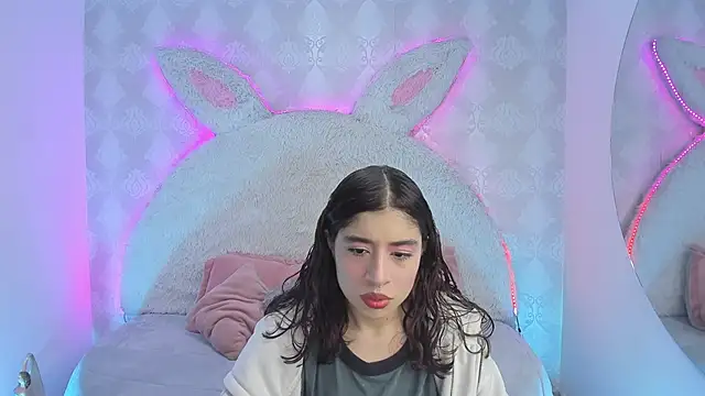 Gaby louse online show from March 2026 07:35:01 PM