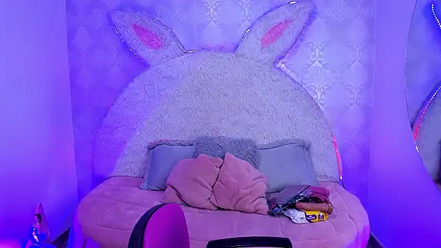 Gaby louse online show from February 2026 07:25:01 PM