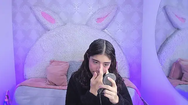 Gaby louse online show from April 2026 07:37:01 PM