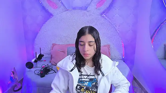 Gaby louse online show from March 2026 07:15:01 PM