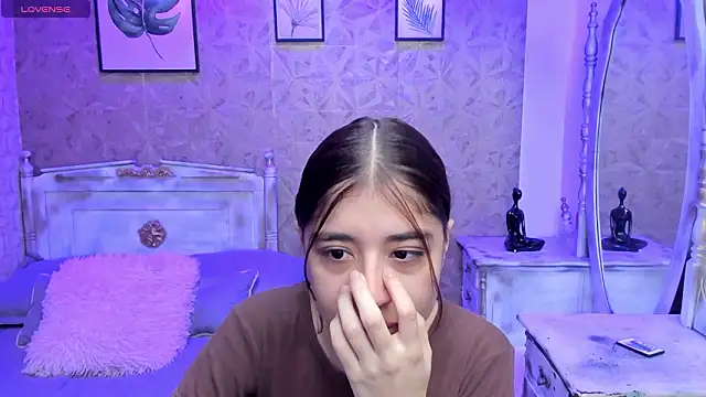 Gaby louse online show from March 2026 07:20:02 PM