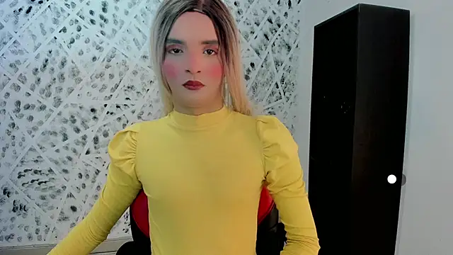 MIA HOT23CM S7S online show from October 2025 11:40:02 AM