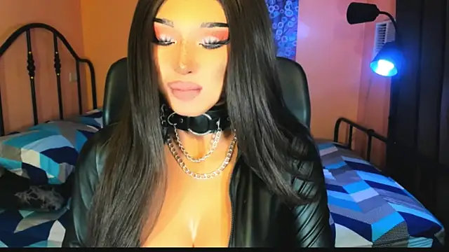 xUrGoddess Bellax online show from November 2025 01:43:01 AM