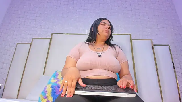 Snapshot of Mia_and_lexy chatting on December 2025 03:39:02 AM Mia and lexy online show from December 2025 03:39:02 AM