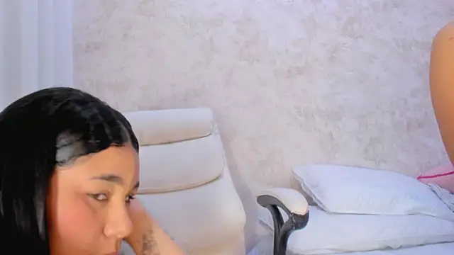 Mia and lexy online show from March 2026 02:44:02 AM