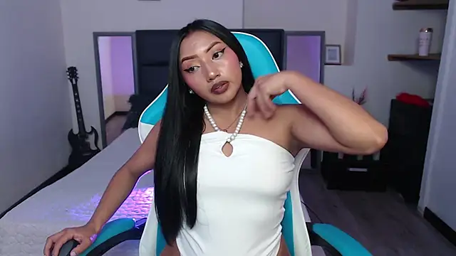 Isabella Diamon online show from November 2025 01:53:01 AM