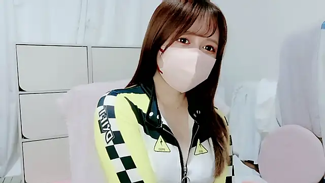 Snapshot of Hanachan_Gcup_ chatting on October 2025 11:45:02 AM Hanachan Gcup  online show from October 2025 11:45:02 AM