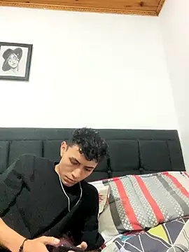 coupledesire18 online show from October 2025 12:08:02 AM