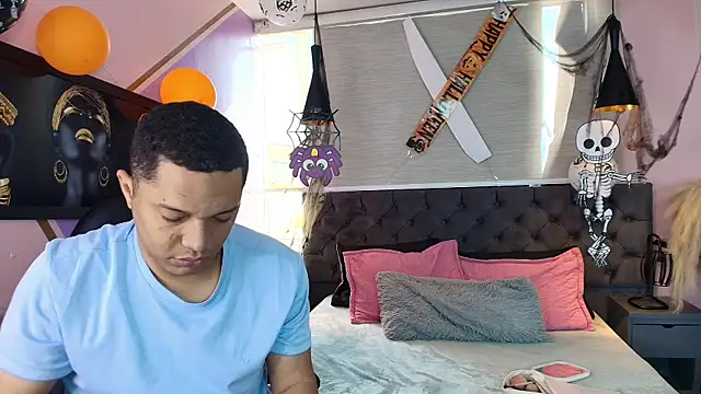 Annie Lii online show from October 2025 01:23:01 PM