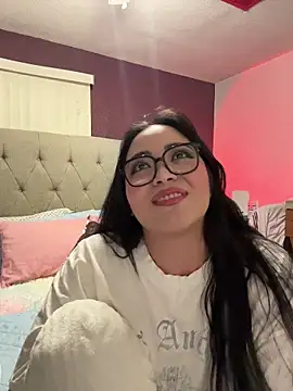 Snapshot of MyHoneyFrida chatting on November 2025 04:02:02 AM MyHoneyFrida online show from November 2025 04:02:02 AM