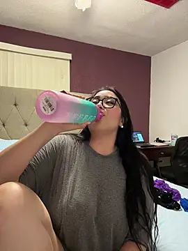 Snapshot of MyHoneyFrida chatting on November 2025 05:07:01 AM MyHoneyFrida online show from November 2025 05:07:01 AM