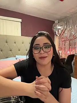 Snapshot of MyHoneyFrida chatting on December 2025 06:26:01 AM MyHoneyFrida online show from December 2025 06:26:01 AM