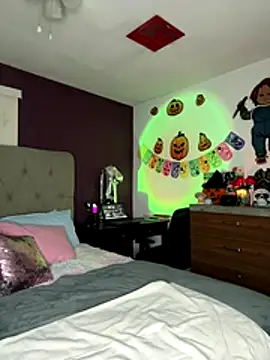 Snapshot of MyHoneyFrida chatting on October 2025 03:49:02 AM MyHoneyFrida online show from October 2025 03:49:02 AM