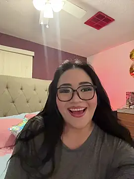 Snapshot of MyHoneyFrida chatting on November 2025 03:43:01 AM MyHoneyFrida online show from November 2025 03:43:01 AM