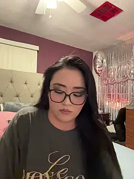 Snapshot of MyHoneyFrida chatting on December 2025 03:55:01 AM MyHoneyFrida online show from December 2025 03:55:01 AM