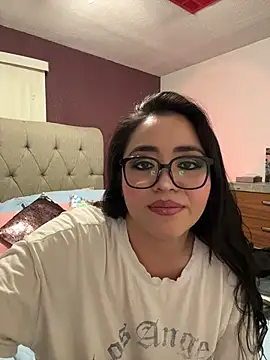 Snapshot of MyHoneyFrida chatting on January 2026 04:28:02 AM MyHoneyFrida online show from January 2026 04:28:02 AM