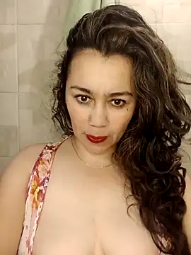 sexy-latina1 online show from September 2025 11:21:01 PM