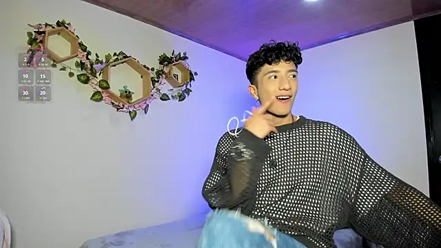 mhatias  online show from December 2025 03:50:02 AM