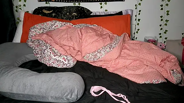 mistressnelle online show from July 2026 03:58:01 AM