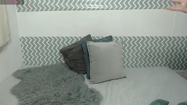 EmilyCoy  online show from December 2025 05:06:02 AM