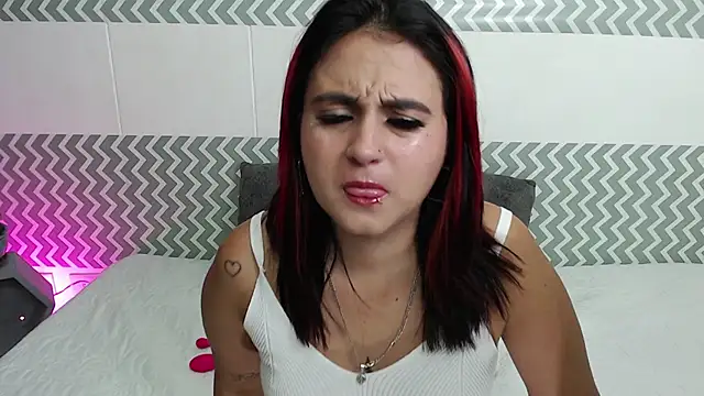 Snapshot of EmilyCoy_ chatting on October 2025 02:47:01 AM EmilyCoy online show from October 2025 02:47:01 AM