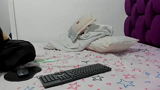 berenicelV online show from November 2025 04:40:01 PM