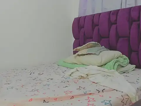 berenicelV online show from November 2025 03:56:02 PM