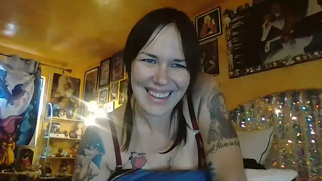 Snapshot of pinkmoonboots chatting on September 2025 07:03:01 PM pinkmoonboots online show from September 2025 07:03:01 PM