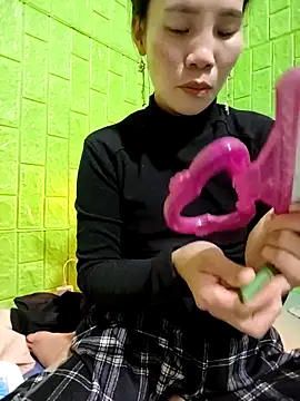 Tin tanny online show from December 2025 12:00:02 PM