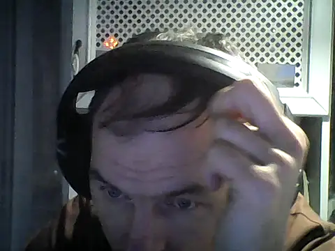 SummerArthur online show from October 2025 06:38:02 PM