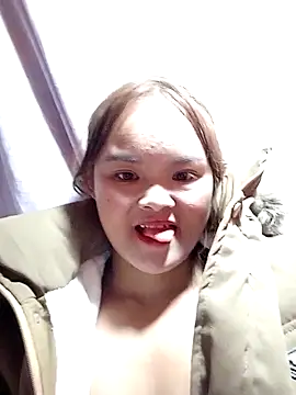 xinhxinhcute online show from December 2025 12:04:01 PM