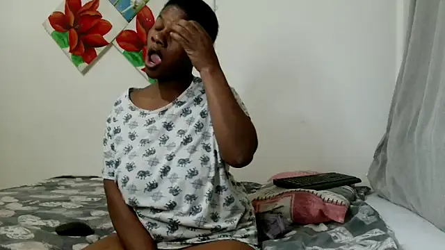 CrunchyxxSexy online show from September 2025 07:09:02 PM
