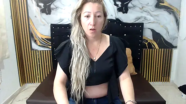 swetchrystal online show from October 2025 02:07:01 PM