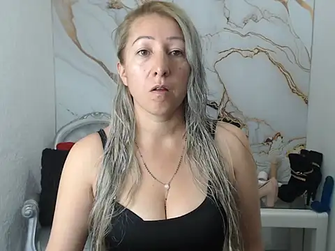 swetchrystal online show from September 2025 12:22:02 PM