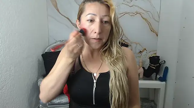 swetchrystal online show from September 2025 01:01:01 PM