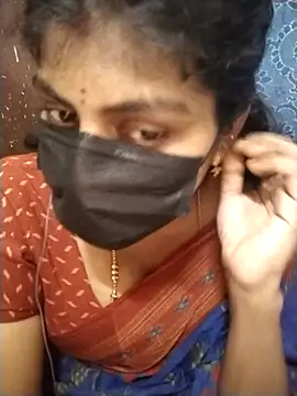 Snapshot of Nithiila chatting on October 2025 08:02:02 AM Nithiila online show from October 2025 08:02:02 AM