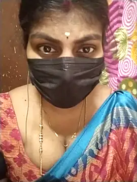 Snapshot of Nithiila chatting on September 2025 07:20:02 AM Nithiila online show from September 2025 07:20:02 AM