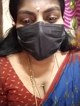 Snapshot of Nithiila chatting on September 2025 07:42:02 AM Nithiila online show from September 2025 07:42:02 AM