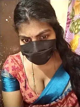 Snapshot of Nithiila chatting on December 2025 05:02:02 AM Nithiila online show from December 2025 05:02:02 AM