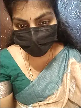 Snapshot of Nithiila chatting on October 2025 07:18:01 AM Nithiila online show from October 2025 07:18:01 AM